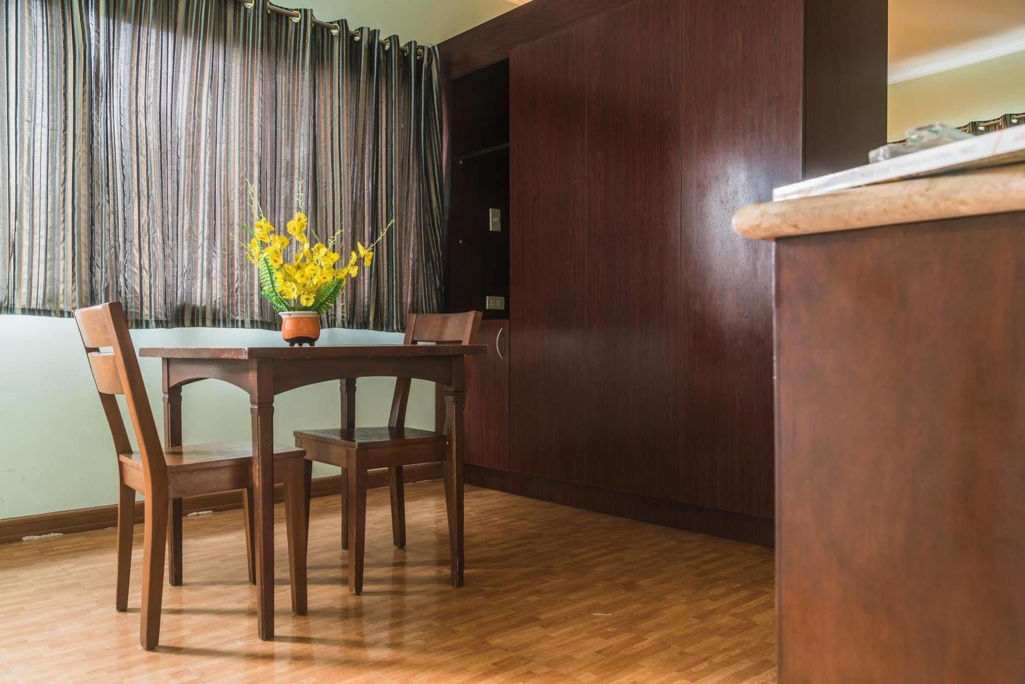 Oftana Suites Mandaue City Eksteriør bilde