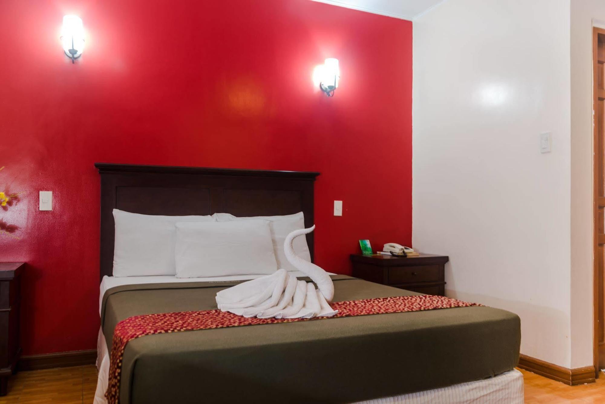 Oftana Suites Mandaue City Eksteriør bilde