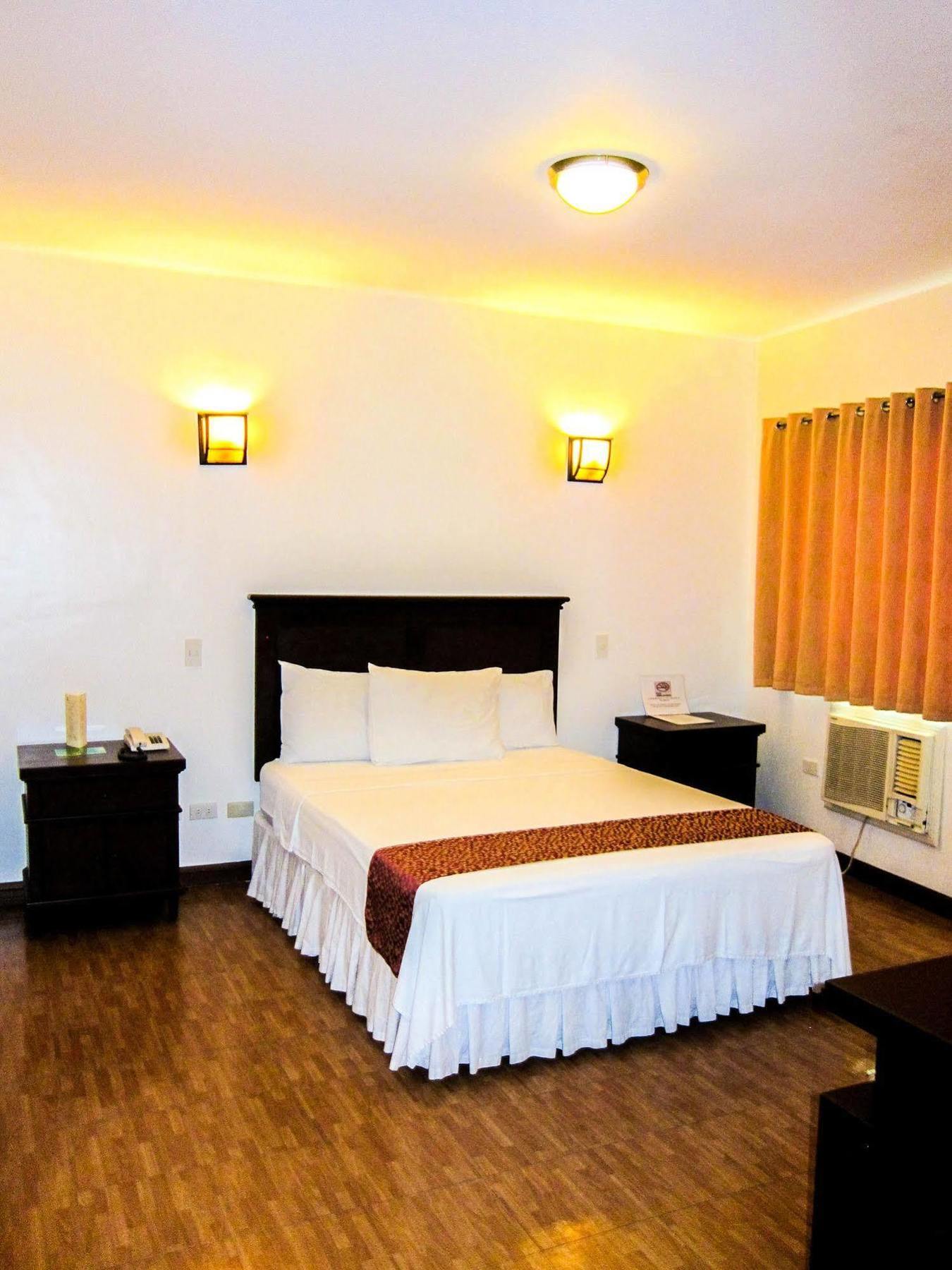 Oftana Suites Mandaue City Eksteriør bilde