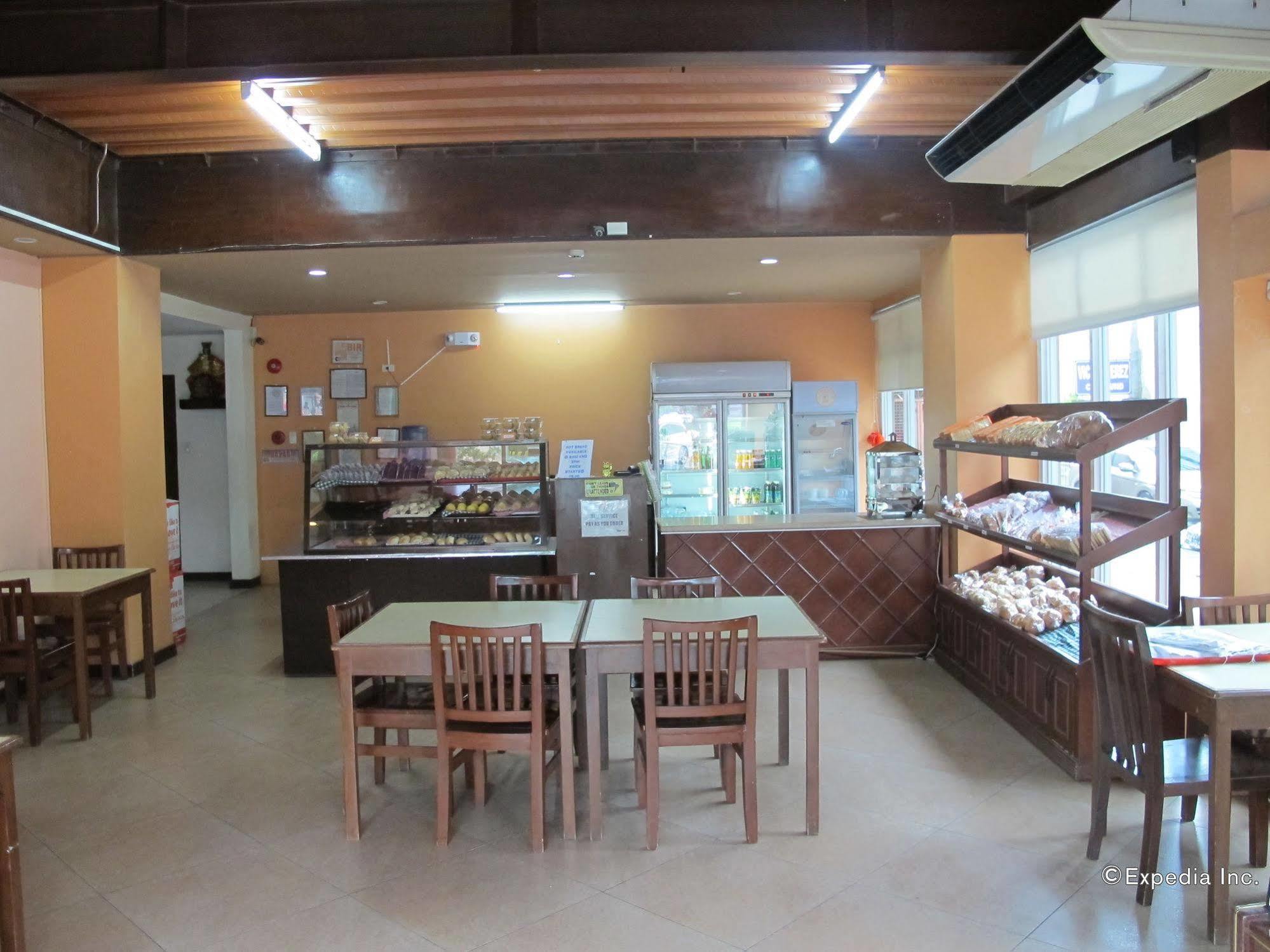 Oftana Suites Mandaue City Eksteriør bilde