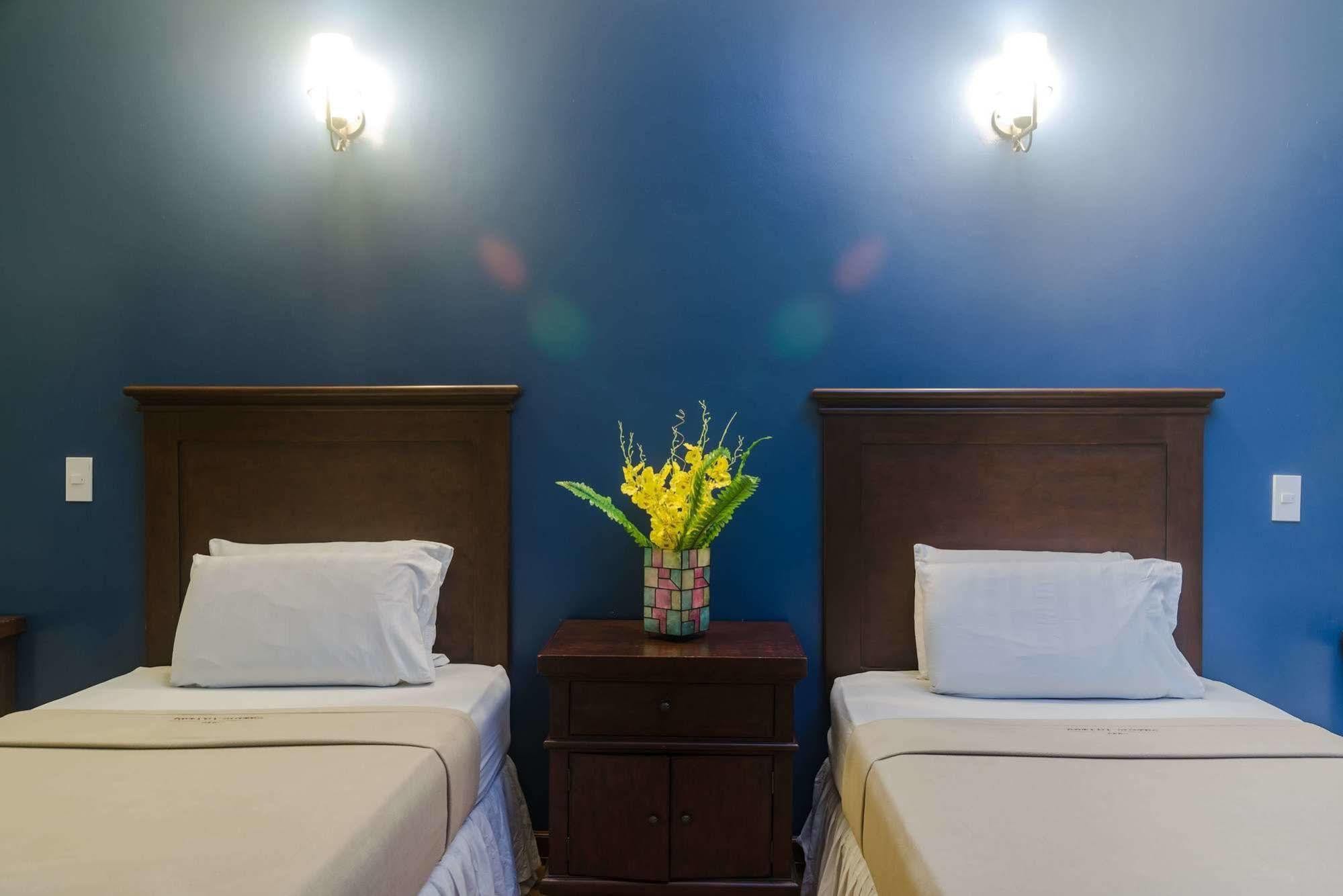 Oftana Suites Mandaue City Eksteriør bilde