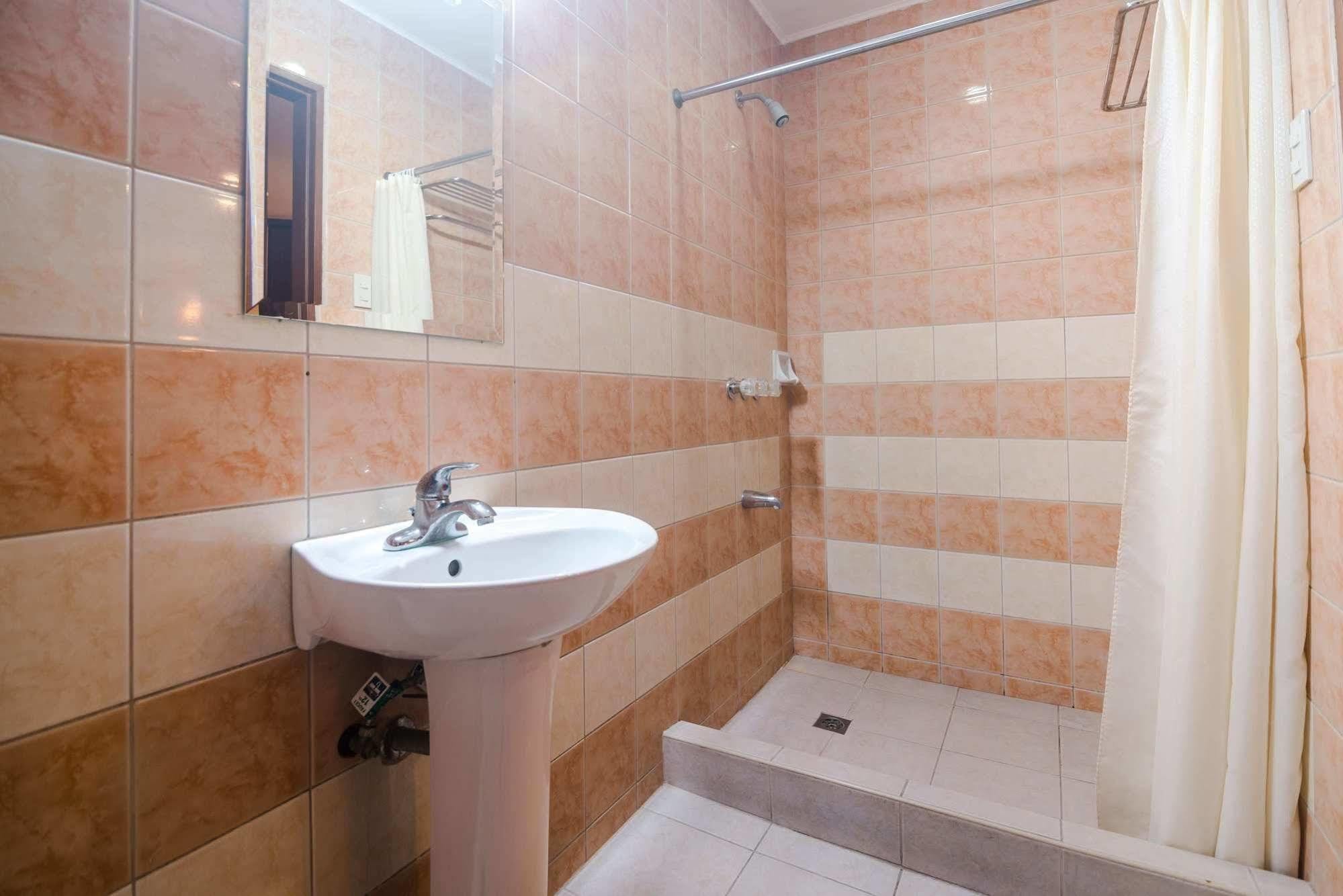 Oftana Suites Mandaue City Eksteriør bilde